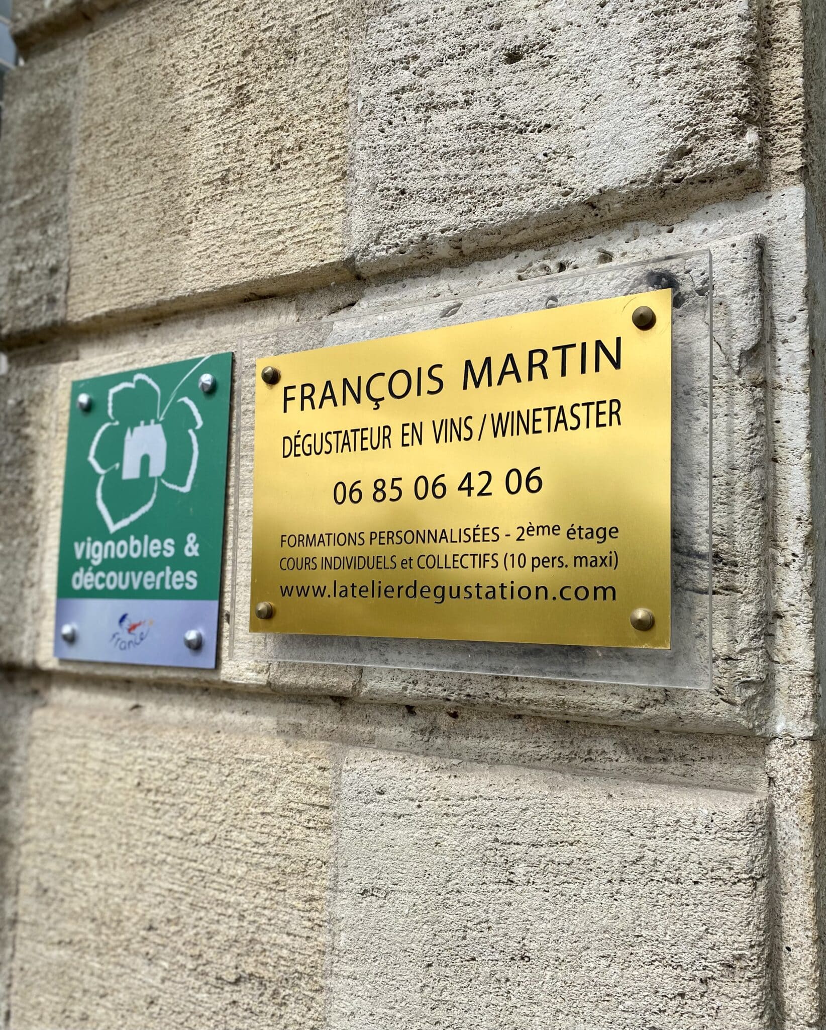 Impression De Plaque Professionnelle Personnalisée Et Gravée